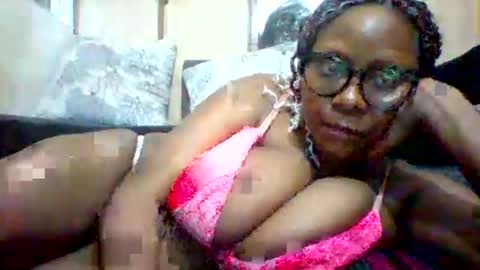 Snapshot of ebonybussy chatting on February 23, 2025, 12:27 pm MAMITO online show from February 23, 2025, 12:27 pm