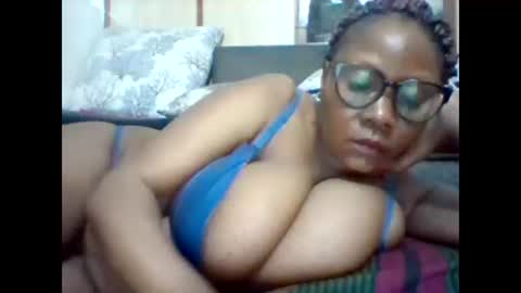 Snapshot of ebonybussy chatting on March 1, 2025, 11:28 am MAMITO online show from March 1, 2025, 11:28 am