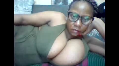 Snapshot of ebonybussy chatting on March 8, 2025, 11:28 pm MAMITO online show from March 8, 2025, 11:28 pm