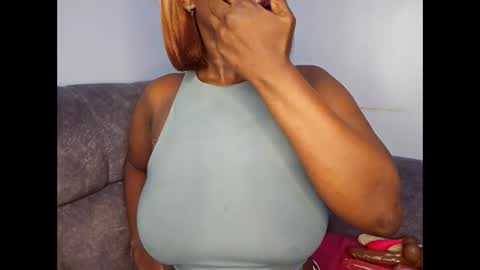 Snapshot of ebonycandymelani chatting on September 13, 2025, 12:10 am Ebony Melanie online show from September 13, 2025, 12:10 am