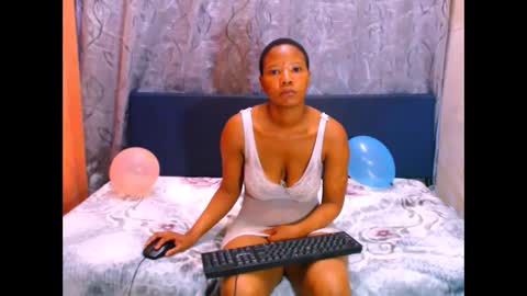 Snapshot of ebonyfirexx chatting on September 18, 2025, 6:15 am Life online show from September 18, 2025, 6:15 am