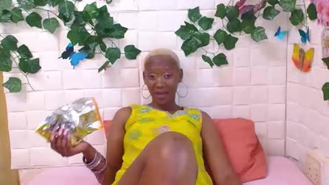 Snapshot of ebonyolive69 chatting on October 8, 2025, 12:03 pm Cindy online show from October 8, 2025, 12:03 pm