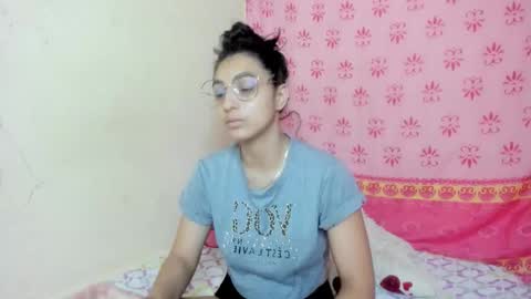    online show from November 19, 2025, 1:00 pm