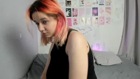 Snapshot of edna_dana chatting on January 5, 2025, 6:24 pm Edna online show from January 5, 2025, 6:24 pm