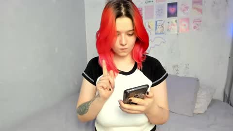 Snapshot of edna_dana chatting on February 4, 2025, 6:38 pm Edna online show from February 4, 2025, 6:38 pm