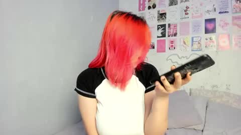 Snapshot of edna_dana chatting on February 5, 2025, 6:26 pm Edna online show from February 5, 2025, 6:26 pm