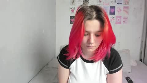 Snapshot of edna_dana chatting on February 7, 2025, 6:45 pm Edna online show from February 7, 2025, 6:45 pm