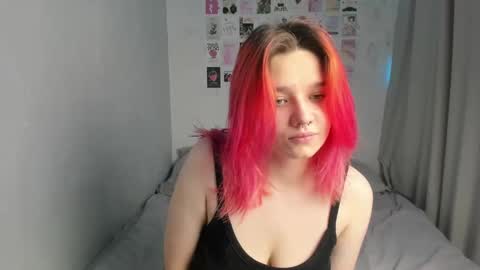 Snapshot of edna_dana chatting on February 11, 2025, 5:40 pm Edna online show from February 11, 2025, 5:40 pm