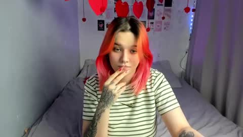 Snapshot of edna_dana chatting on February 16, 2025, 6:21 pm Edna online show from February 16, 2025, 6:21 pm