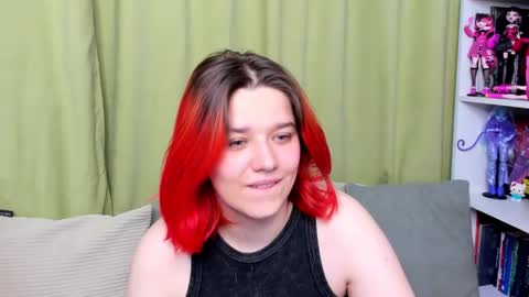 Snapshot of edna_dana chatting on October 15, 2025, 8:31 pm Edna online show from October 15, 2025, 8:31 pm