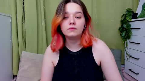 Snapshot of edna_dana chatting on December 17, 2025, 7:09 pm Edna online show from December 17, 2025, 7:09 pm