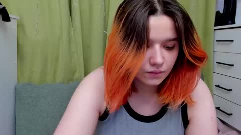 Snapshot of edna_dana chatting on December 21, 2025, 8:05 pm Edna online show from December 21, 2025, 8:05 pm