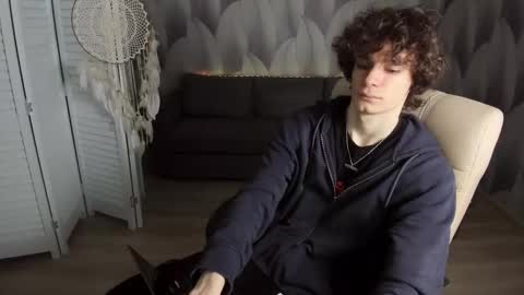 Snapshot of edvardblare chatting on September 14, 2025, 5:34 pm edvardblare online show from September 14, 2025, 5:34 pm