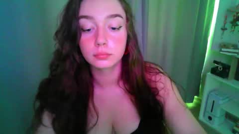 Snapshot of effie_balconii chatting on September 22, 2025, 10:50 am effie_balconii online show from September 22, 2025, 10:50 am