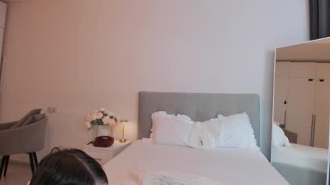 Effie Mur online show from November 16, 2025, 5:57 am