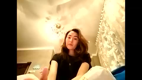 Snapshot of effy007 chatting on December 2, 2024, 2:41 pm Effy online show from December 2, 2024, 2:41 pm