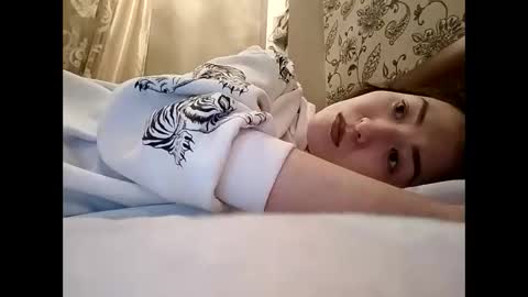 Snapshot of effy007 chatting on December 17, 2024, 2:00 pm Effy online show from December 17, 2024, 2:00 pm