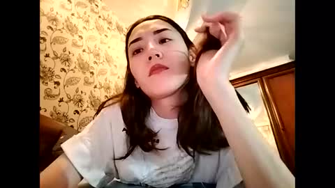 Snapshot of effy007 chatting on October 3, 2025, 2:25 pm Effy online show from October 3, 2025, 2:25 pm