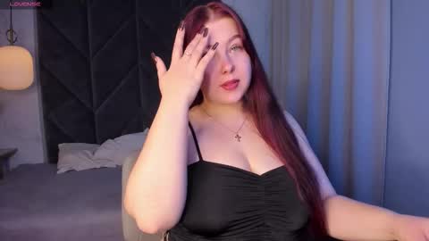 Snapshot of effyblush chatting on October 26, 2025, 2:01 pm Effy online show from October 26, 2025, 2:01 pm