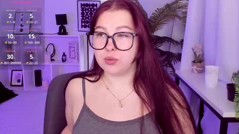 Snapshot of effyblush chatting on December 4, 2025, 1:53 pm Effy online show from December 4, 2025, 1:53 pm