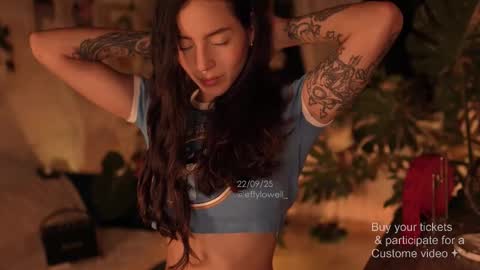 Effy online show from September 23, 2025, 2:03 am