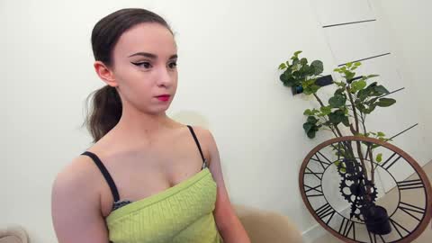 Snapshot of ehotlovea chatting on January 19, 2025, 11:10 pm Erik and Alice online show from January 19, 2025, 11:10 pm