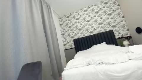 Snapshot of ehotlovea chatting on February 25, 2025, 6:25 am Erik and Alice online show from February 25, 2025, 6:25 am