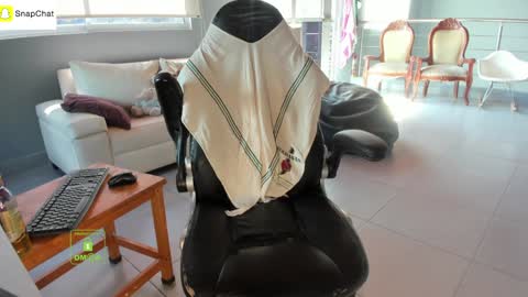 Snapshot of eileen_rose chatting on February 26, 2025, 7:38 pm Eileen Rose Milf online show from February 26, 2025, 7:38 pm