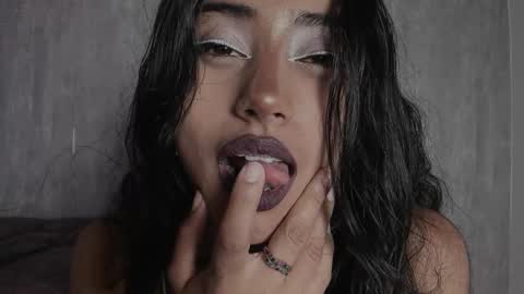 Eilyn online show from March 5, 2025, 2:36 am