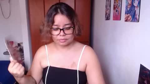 eimy_saenzz online show from November 19, 2025, 3:34 pm