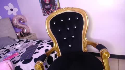 Eimyflorian online show from February 24, 2025, 5:42 pm