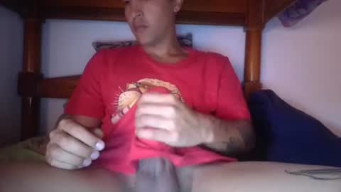 Snapshot of el_merodeador chatting on December 7, 2024, 4:58 pm el_merodeador online show from December 7, 2024, 4:58 pm