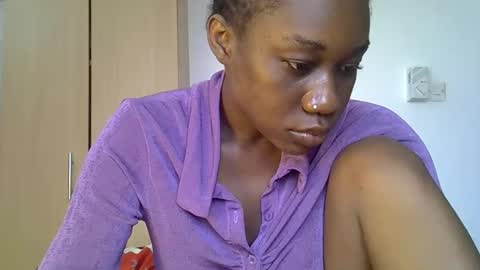 Snapshot of el_petite chatting on December 10, 2024, 9:23 am petite online show from December 10, 2024, 9:23 am