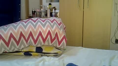 Snapshot of el_petite chatting on December 29, 2024, 5:01 pm petite online show from December 29, 2024, 5:01 pm