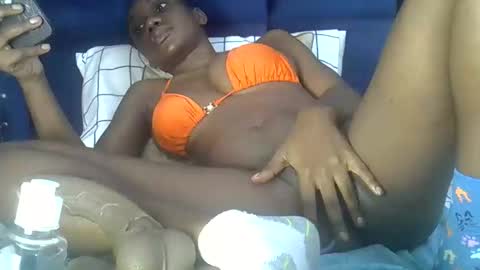 Snapshot of el_petite chatting on September 21, 2025, 11:06 pm petite online show from September 21, 2025, 11:06 pm