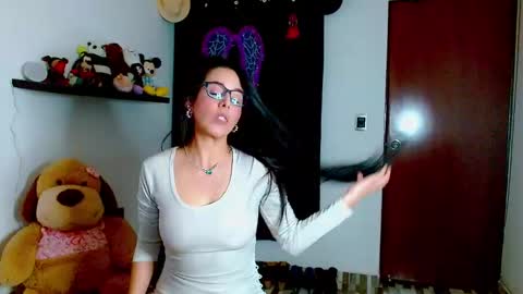 ela_3611 online show from December 3, 2024, 2:47 am