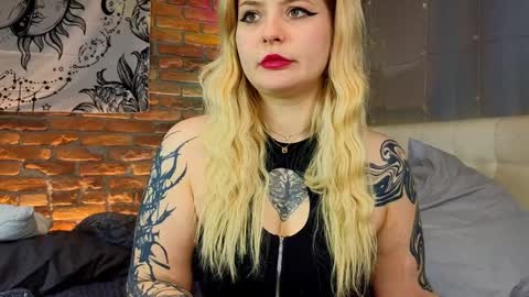 Lina online show from December 27, 2024, 11:06 am