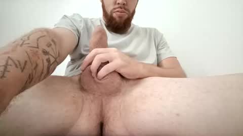 elcarlos25 online show from December 3, 2025, 5:11 pm