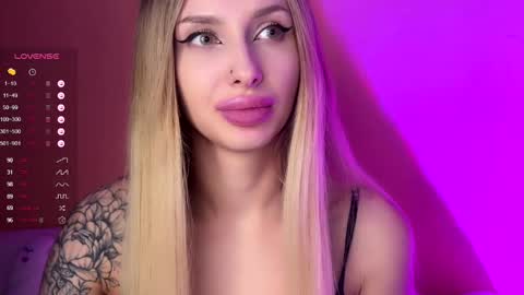 Snapshot of eleanor_rr_ chatting on January 21, 2025, 8:43 pm Ella online show from January 21, 2025, 8:43 pm