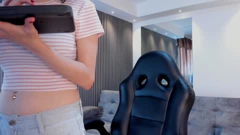 Snapshot of electraa_fox chatting on December 5, 2024, 12:33 pm Electra online show from December 5, 2024, 12:33 pm