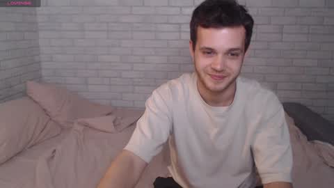 Snapshot of electric_smile chatting on December 1, 2024, 4:40 pm Alex online show from December 1, 2024, 4:40 pm