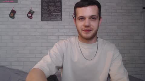 Snapshot of electric_smile chatting on January 2, 2025, 10:55 pm Alex online show from January 2, 2025, 10:55 pm