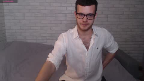 Snapshot of electric_smile chatting on January 5, 2025, 1:58 pm Alex online show from January 5, 2025, 1:58 pm