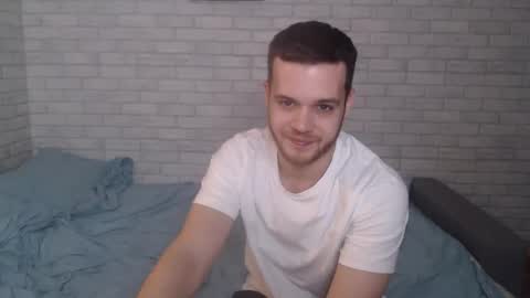 Snapshot of electric_smile chatting on February 16, 2025, 4:32 pm Alex online show from February 16, 2025, 4:32 pm