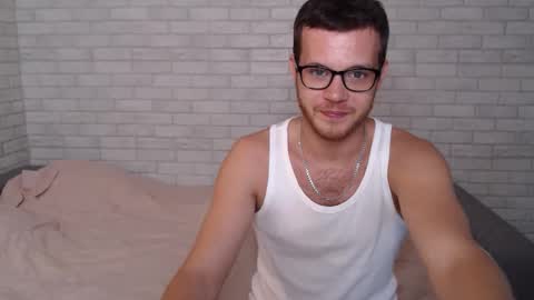Snapshot of electric_smile chatting on September 19, 2025, 2:29 pm Alex online show from September 19, 2025, 2:29 pm