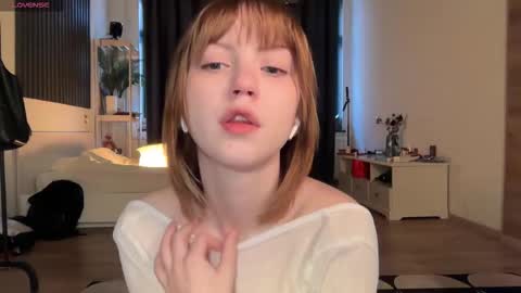 Snapshot of electric_woman chatting on November 20, 2025, 11:32 am Aleksa online show from November 20, 2025, 11:32 am