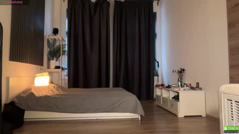 Snapshot of electric_woman chatting on November 23, 2025, 11:32 am Aleksa online show from November 23, 2025, 11:32 am