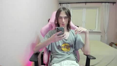 eleganc3 online show from October 26, 2025, 9:10 pm