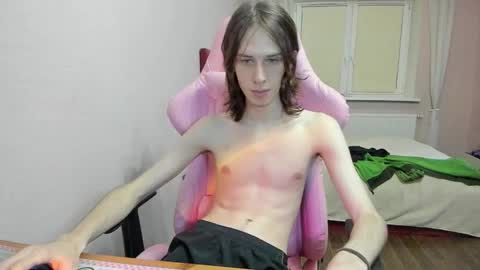 eleganc3 online show from November 5, 2025, 7:58 pm