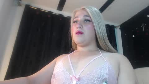 Snapshot of elektra_doll chatting on December 3, 2025, 3:25 am elektra_doll online show from December 3, 2025, 3:25 am
